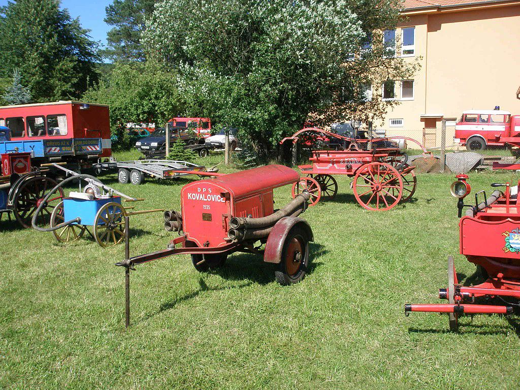 Setkání historických stříkaček