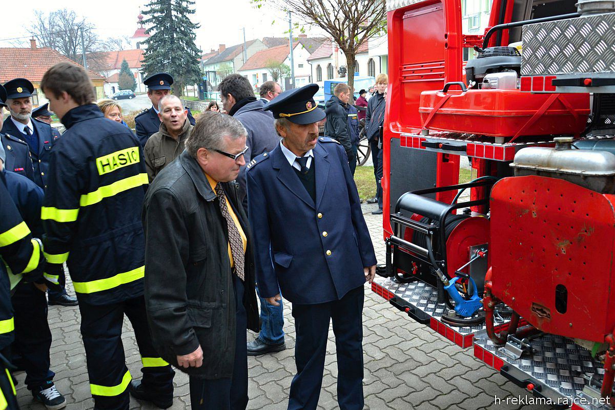 Slavnostní předání nového zásahového vozidla