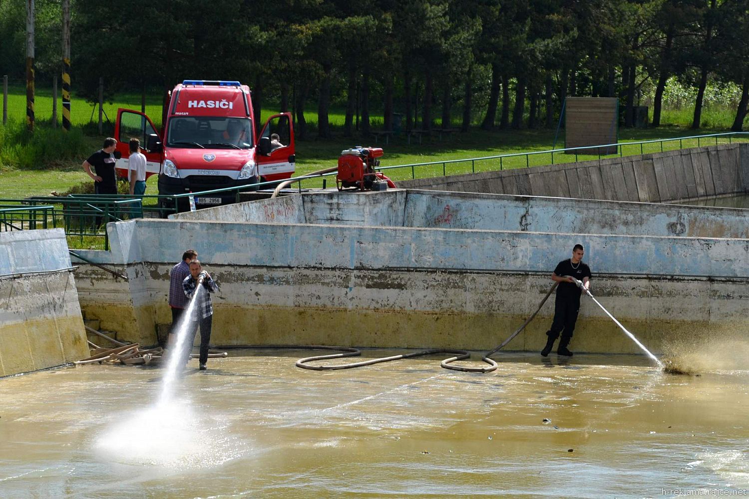 Čištění koupaliště