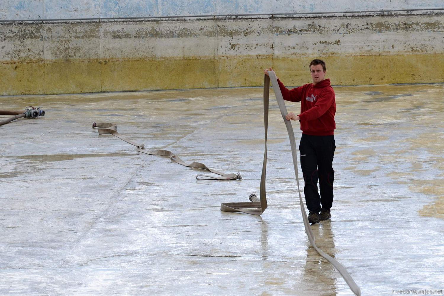 Čištění koupaliště