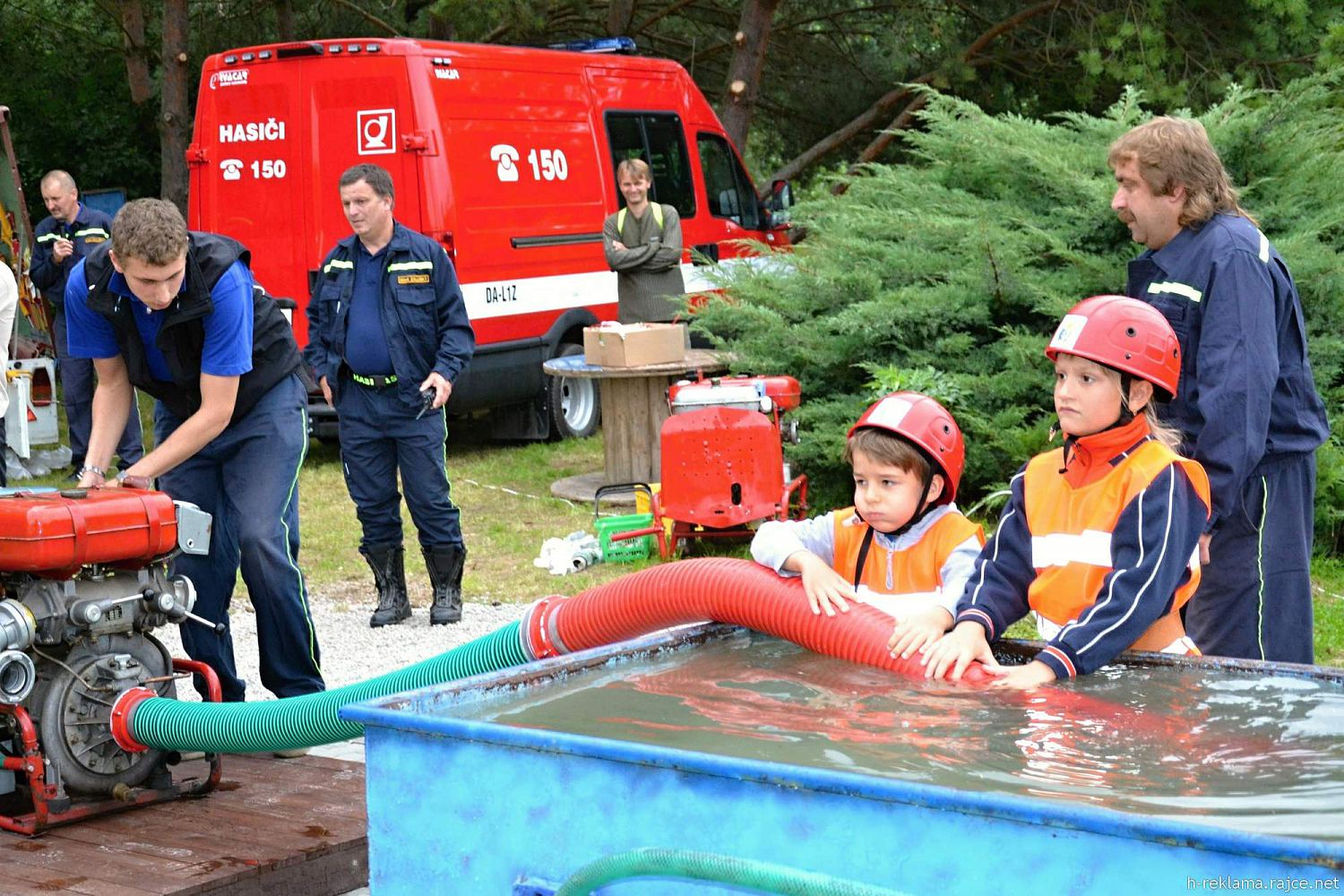 Noční soutěž o pohár starosty obce Čebín