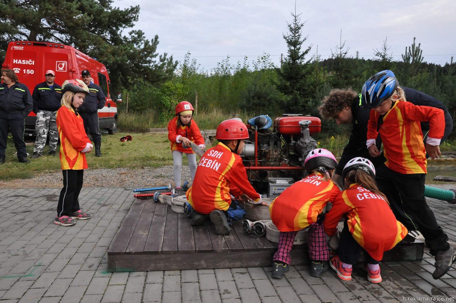 Noční soutěž o pohár starosty obce Čebín